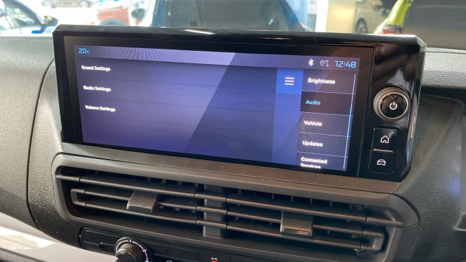 Peugeot Expert E-Standard 1000 100kW 75kWh Professional Premium + Van Auto - Image 51